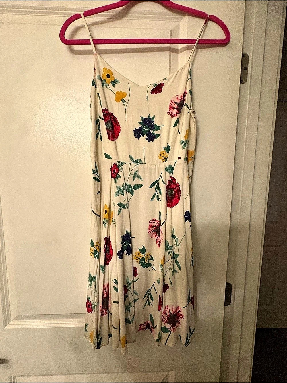 Old Navy Floral Maxi Dress in Cream Size Medium Like New